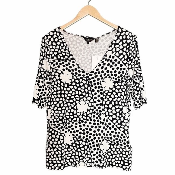 Ted Baker Top Black & White Floral Fitted Knit Blouse V Neck Women’s Size 12 - Picture 4 of 11